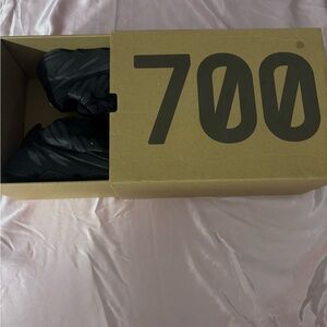 Adidas Yeezy 700 V3 Triple Black Sneakers